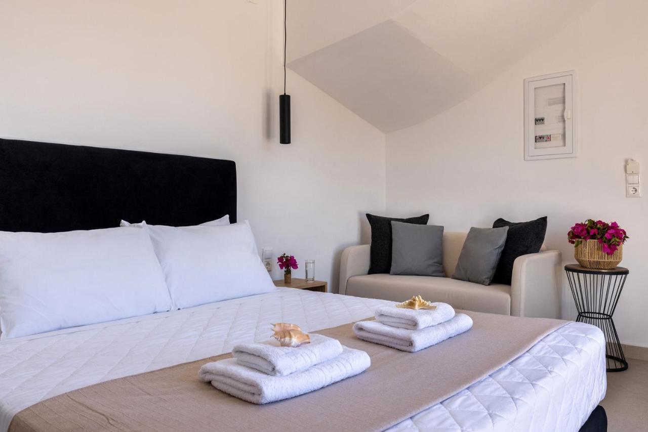 Chrysonisos Suites With Sunset & Seaviews Near 키니언 외부 사진