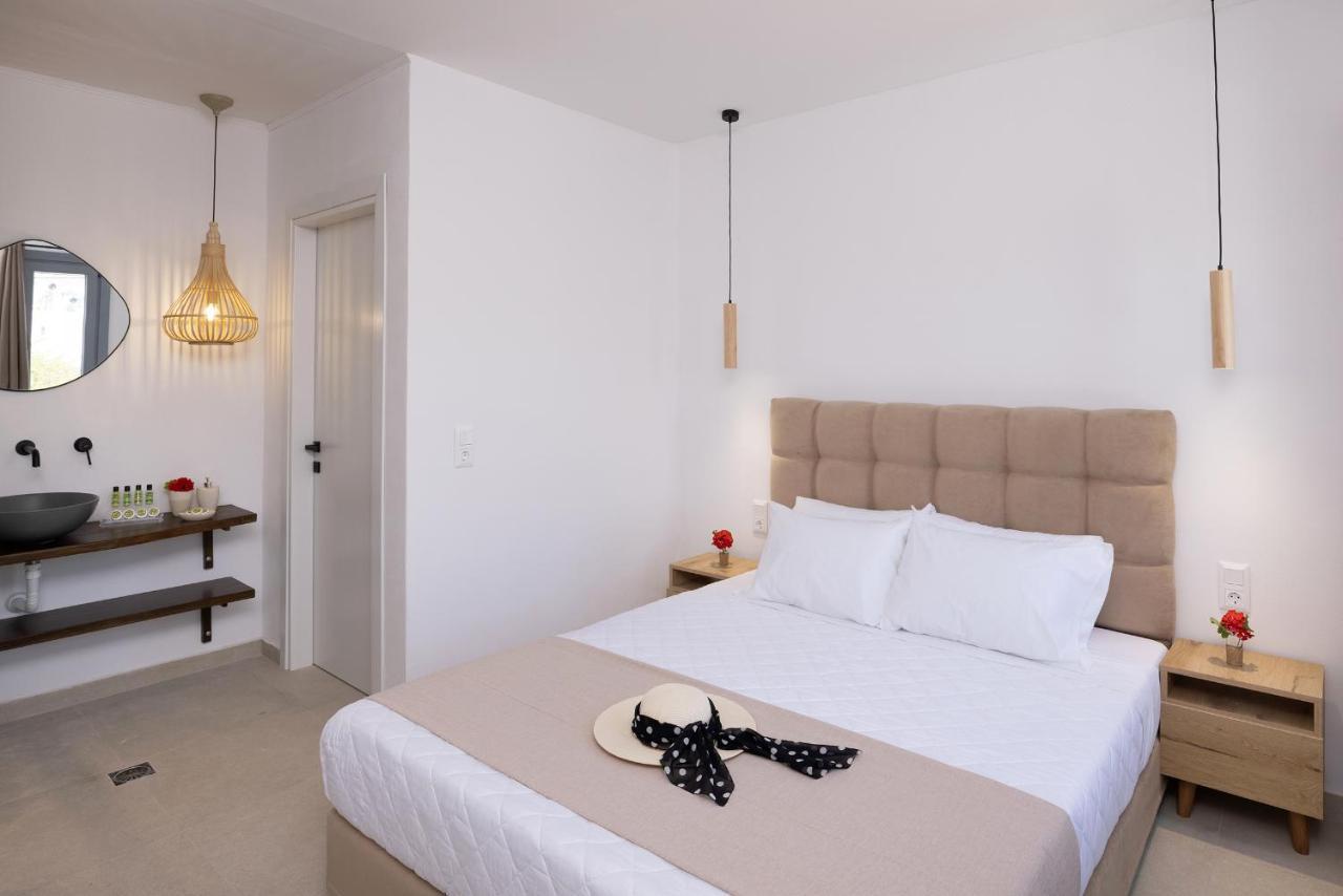Chrysonisos Suites With Sunset & Seaviews Near 키니언 외부 사진