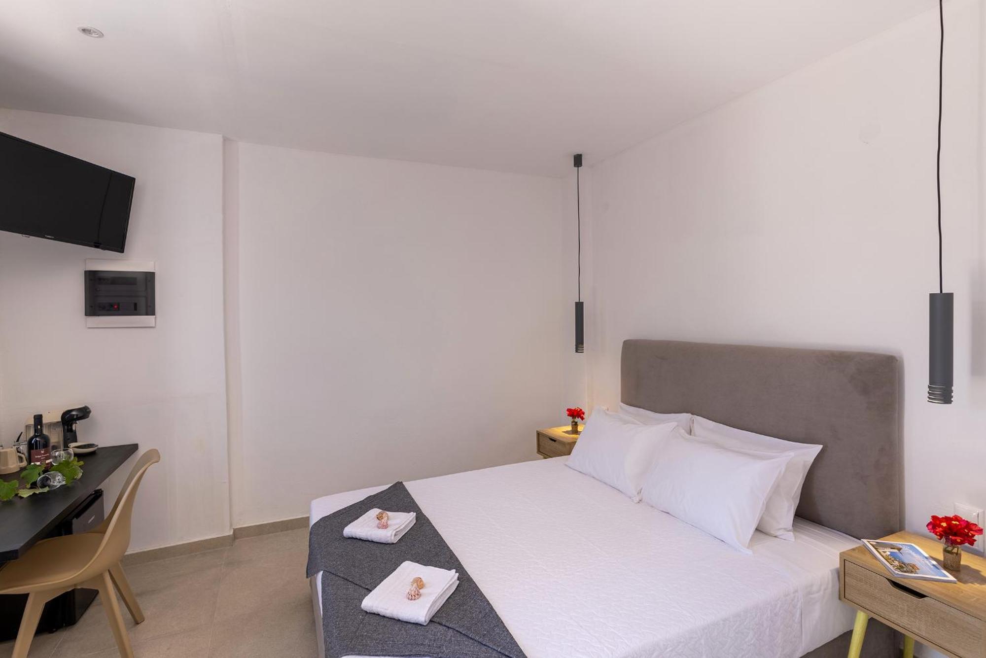 Chrysonisos Suites With Sunset & Seaviews Near 키니언 외부 사진