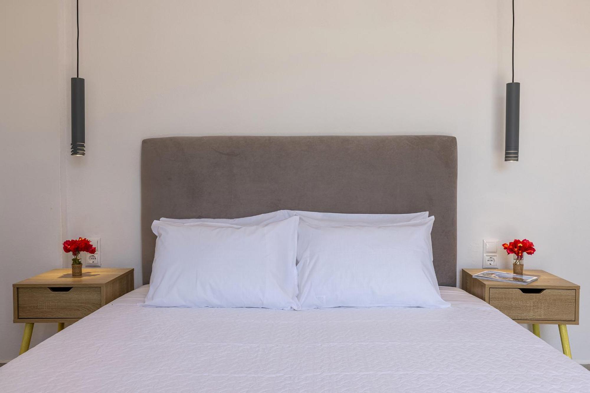 Chrysonisos Suites With Sunset & Seaviews Near 키니언 외부 사진