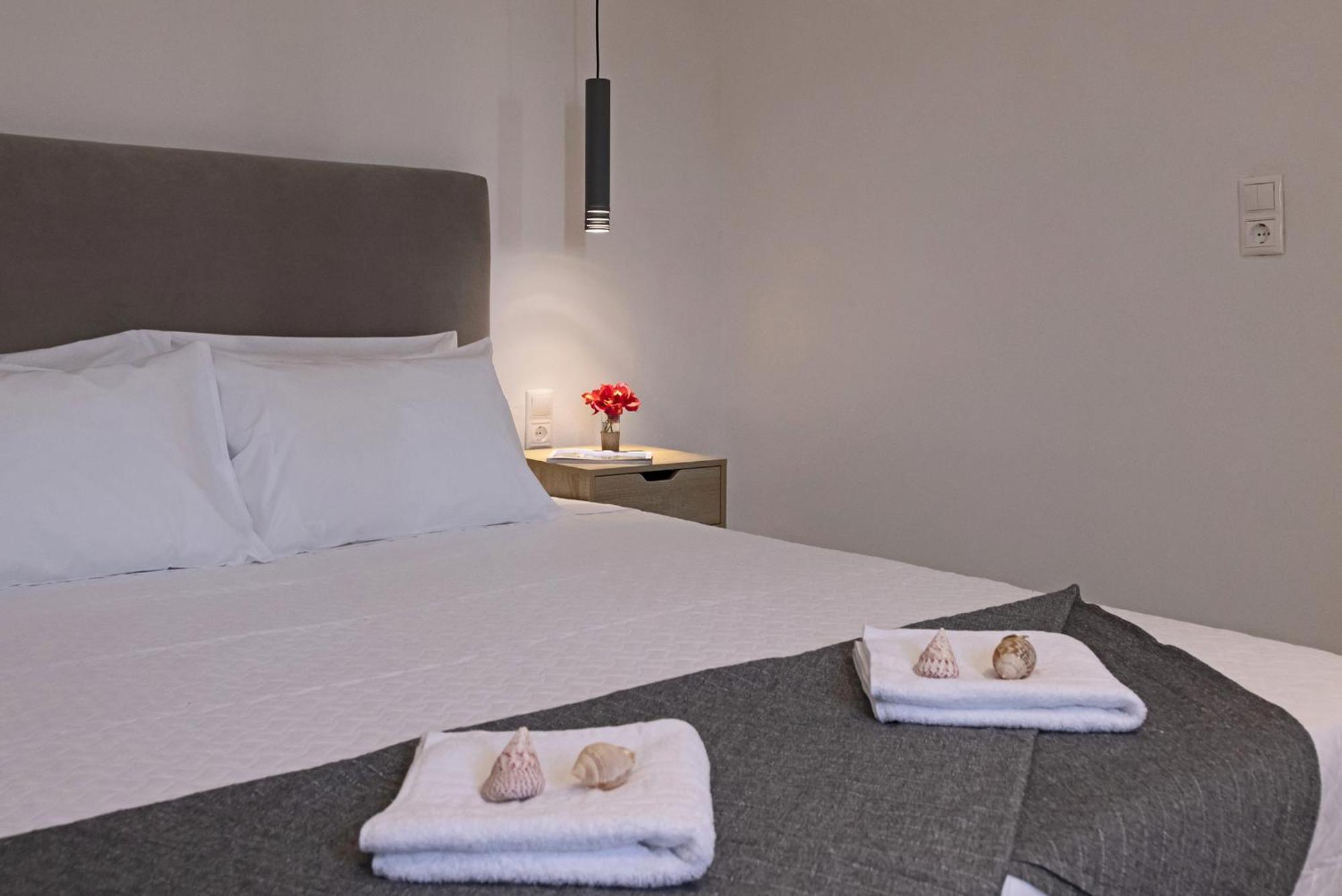 Chrysonisos Suites With Sunset & Seaviews Near 키니언 외부 사진