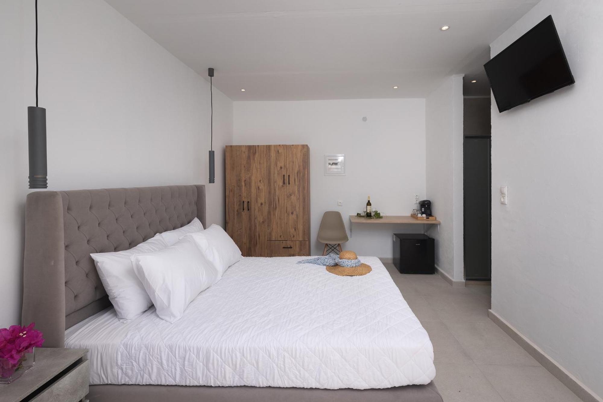 Chrysonisos Suites With Sunset & Seaviews Near 키니언 외부 사진