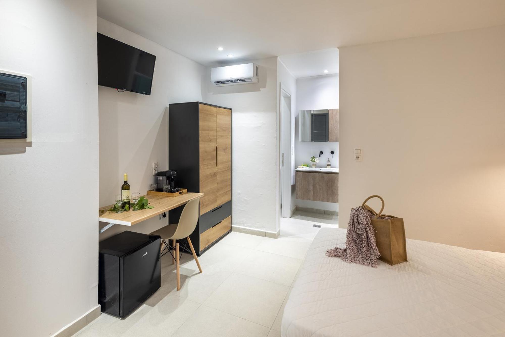 Chrysonisos Suites With Sunset & Seaviews Near 키니언 외부 사진